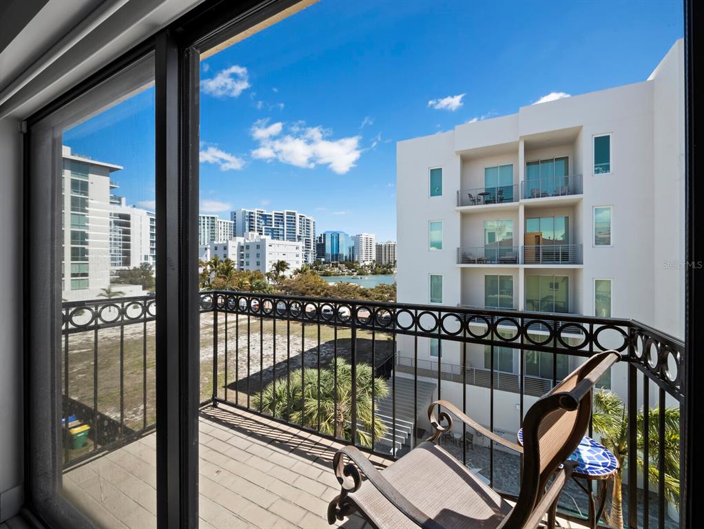 205 Golden Gate Point, Unit 401 Sarasota, FL 34236 - Photo 24 of 63