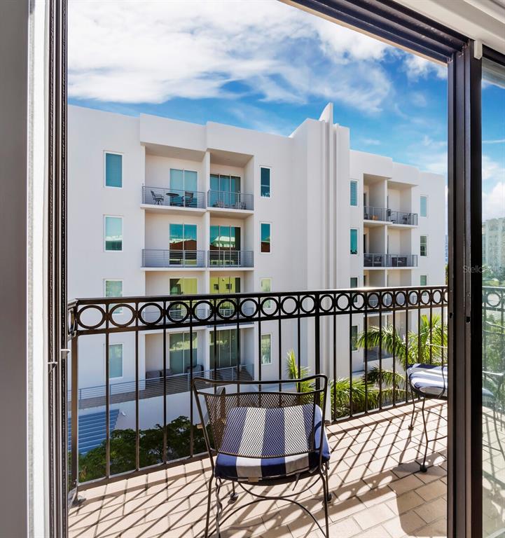 205 Golden Gate Point, Unit 401 Sarasota, FL 34236 - Photo 26 of 63