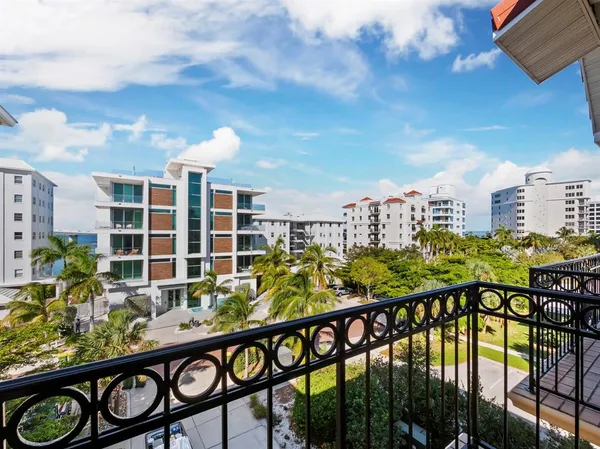 $990,000 | 205 Golden Gate Point, Unit 401, Sarasota, FL 34236