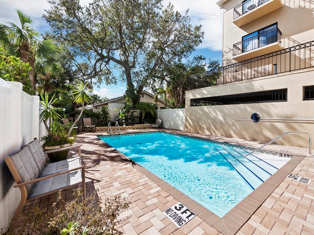 205 Golden Gate Point, Unit 401 Sarasota, FL 34236 - Photo 31 of 63