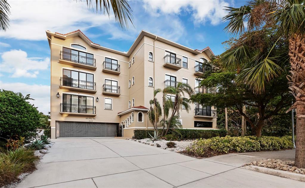 205 Golden Gate Point, Unit 401 Sarasota, FL 34236 - Photo 36 of 63