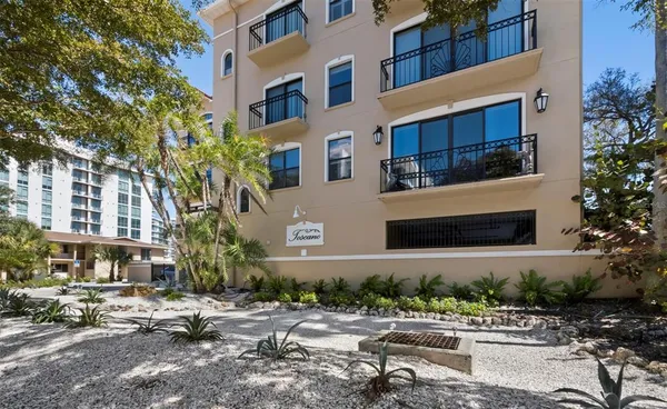 $990,000 | 205 Golden Gate Point, Unit 401, Sarasota, FL 34236