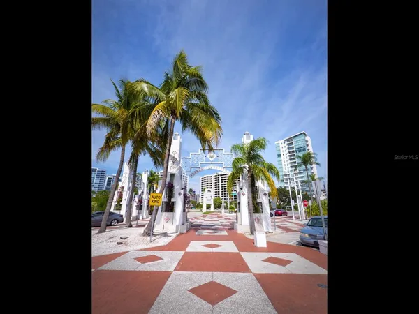 $990,000 | 205 Golden Gate Point, Unit 401, Sarasota, FL 34236
