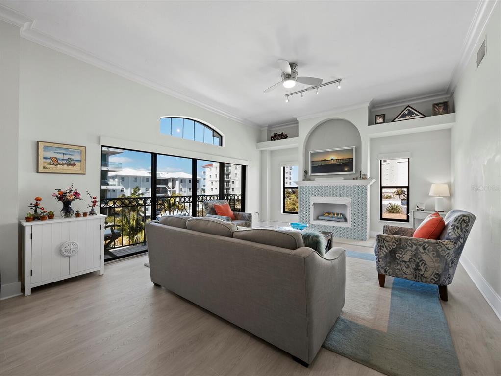 205 Golden Gate Point, Unit 401 Sarasota, FL 34236 - Photo 6 of 63