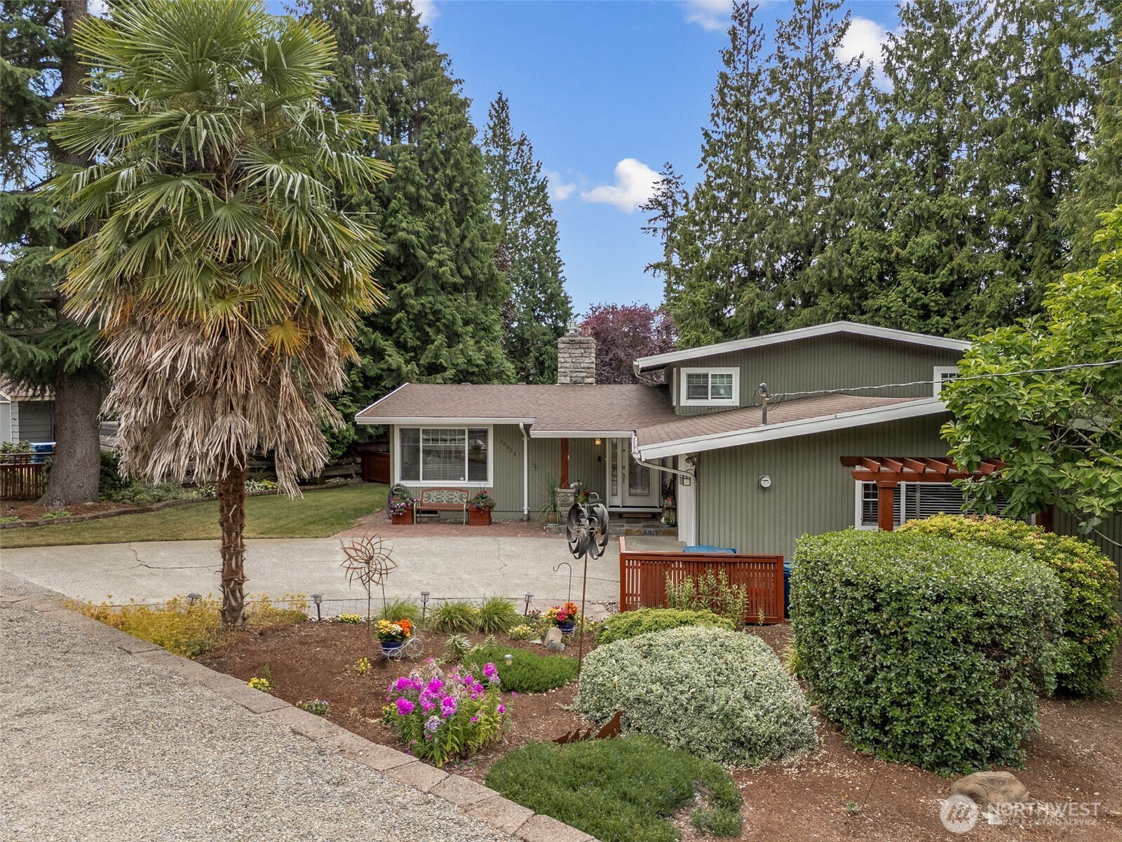 20623 98th Place South Kent, WA 98031 - Photo 1 of 37 a front view of a house with yard and tree s