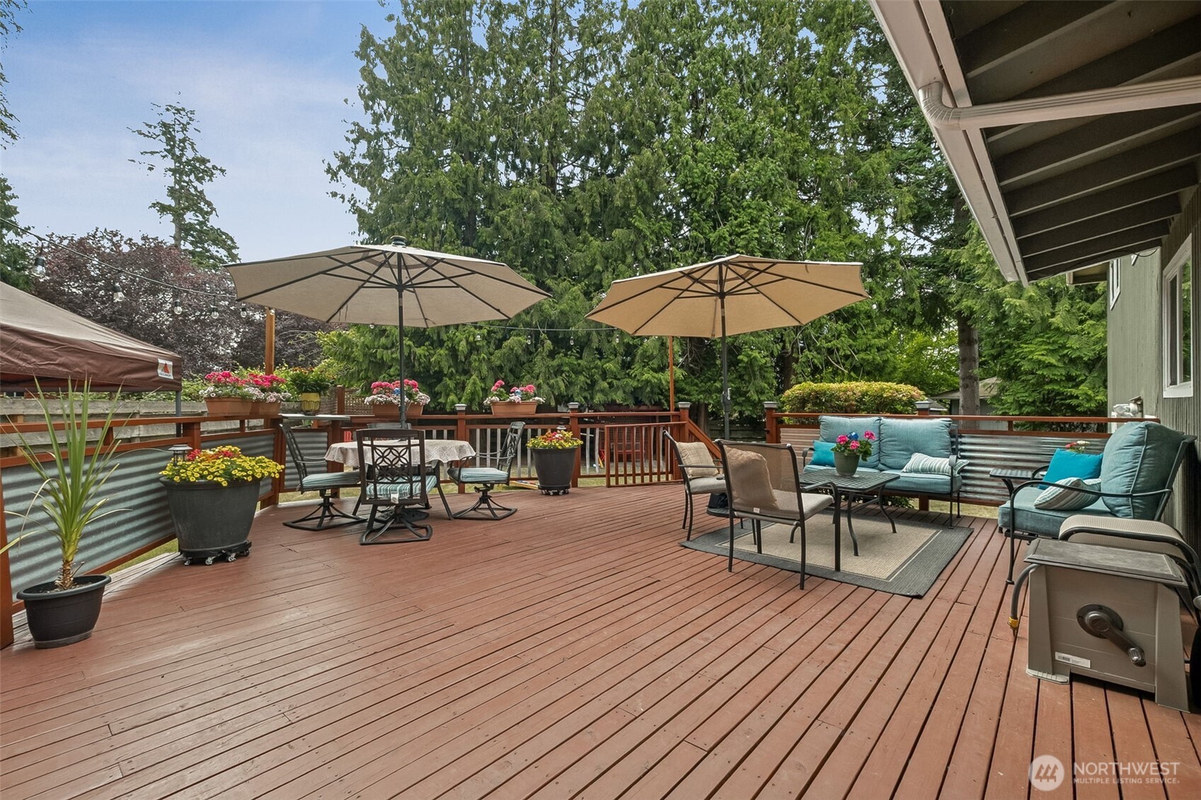 20623 98th Place South Kent, WA 98031 - Photo 23 of 37 an outdoor space with seating