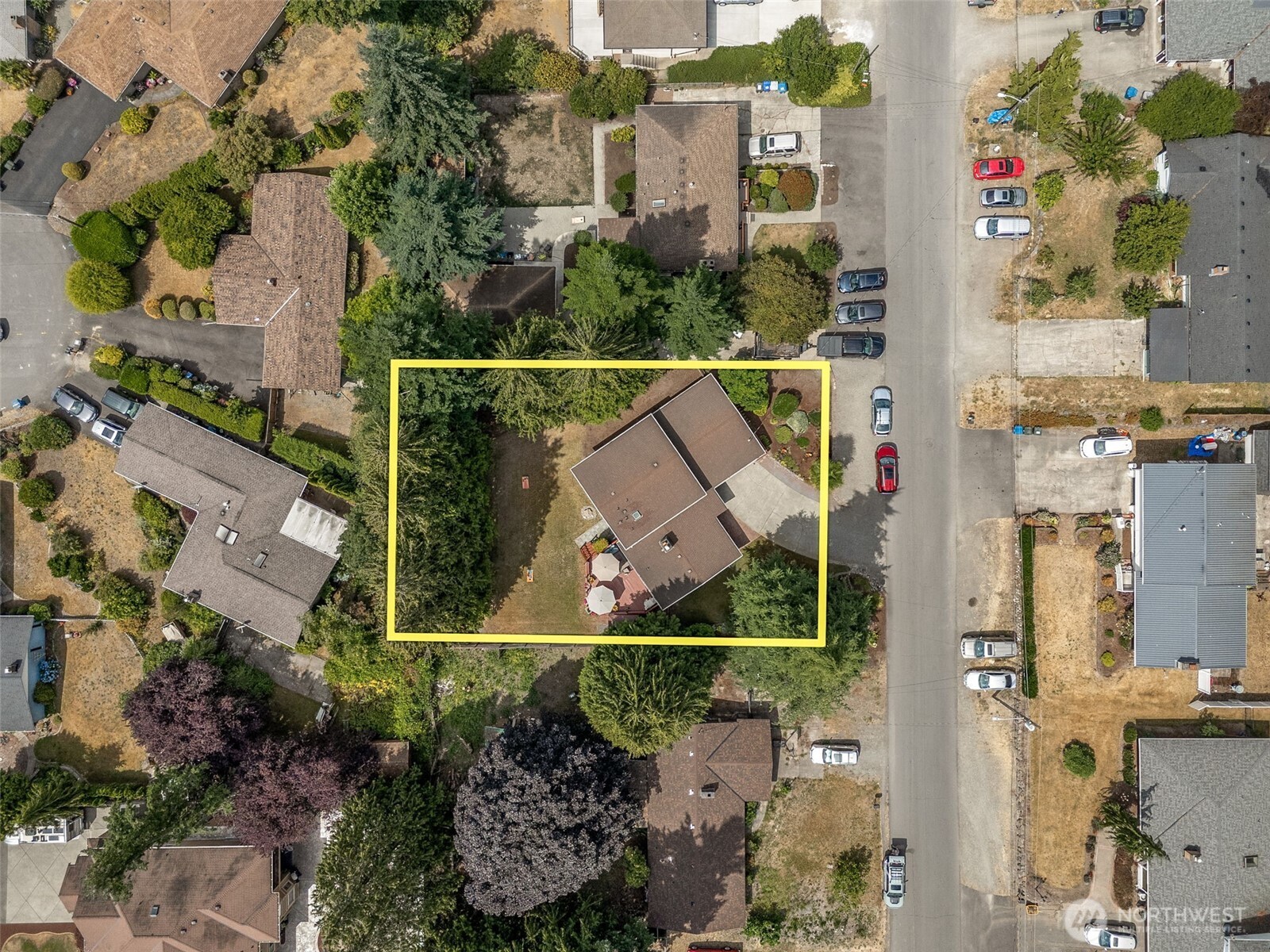 20623 98th Place South Kent, WA 98031 - Photo 32 of 37 an aerial view of a house with a garden
