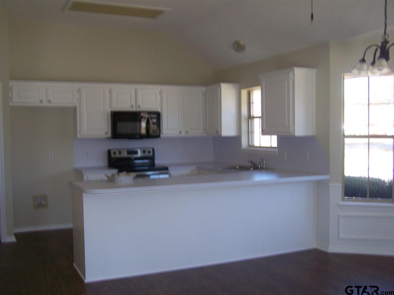 108 Lakeway Drive Whitehouse, TX 75791 - Photo 5 of 12