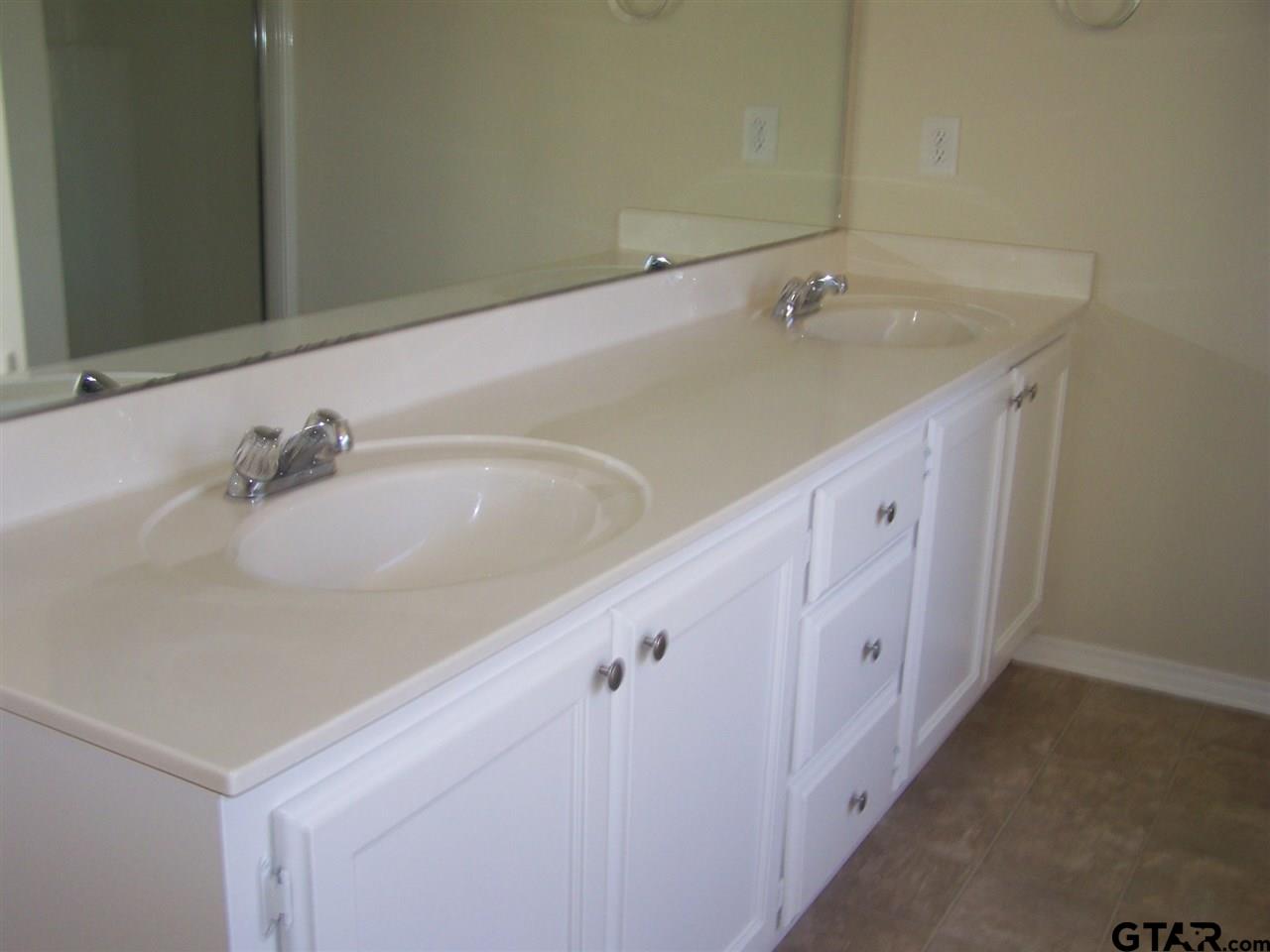 108 Lakeway Drive Whitehouse, TX 75791 - Photo 8 of 12