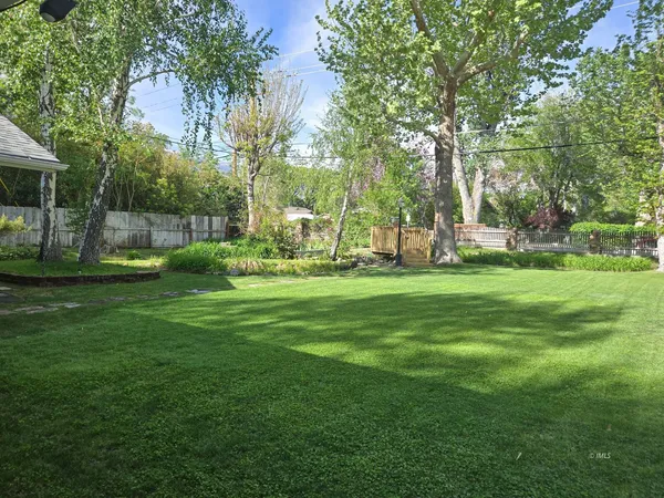 $759,900 | 806 South Barlow Lane, Bishop, CA 93514