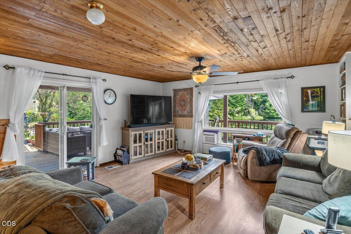22606 Milk Ranch Road Scotts Mills, OR 97375 - Photo 9 of 34 Gallery Image 9