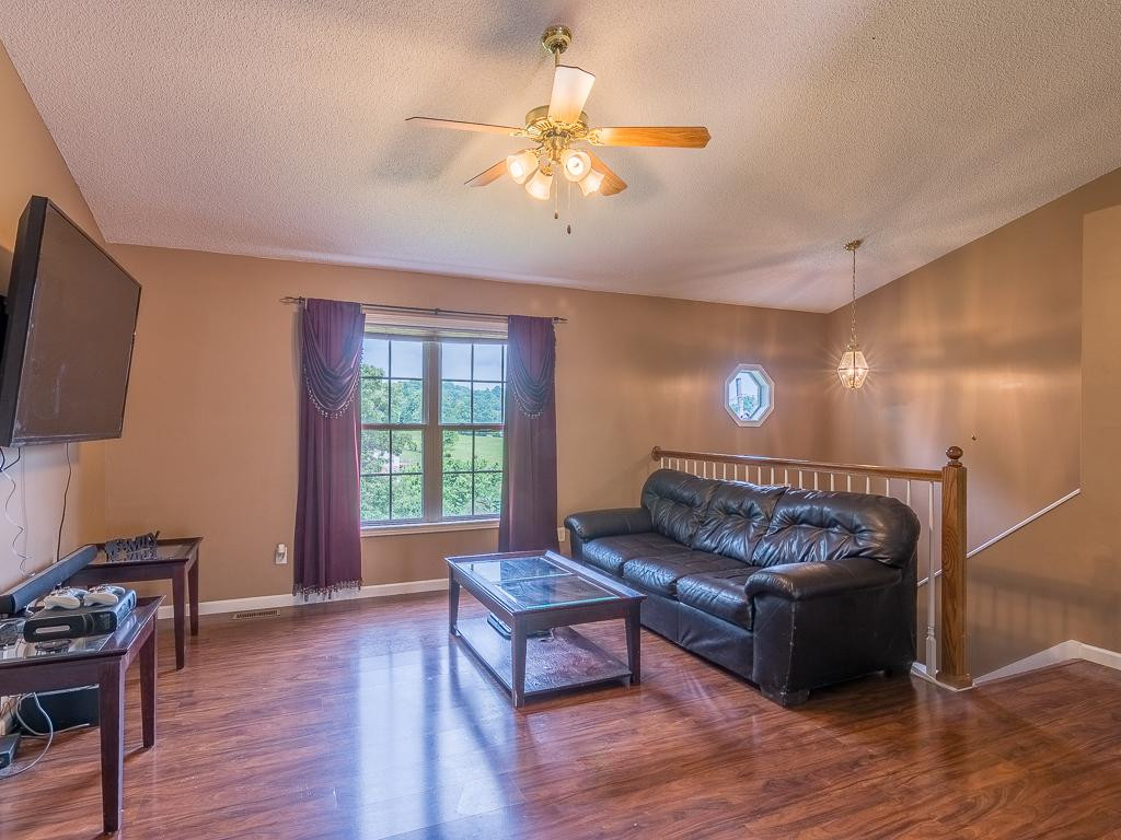 49 Maple Ridge Court Jonesborough, TN 37659 - Photo 10 of 36 Photo 10