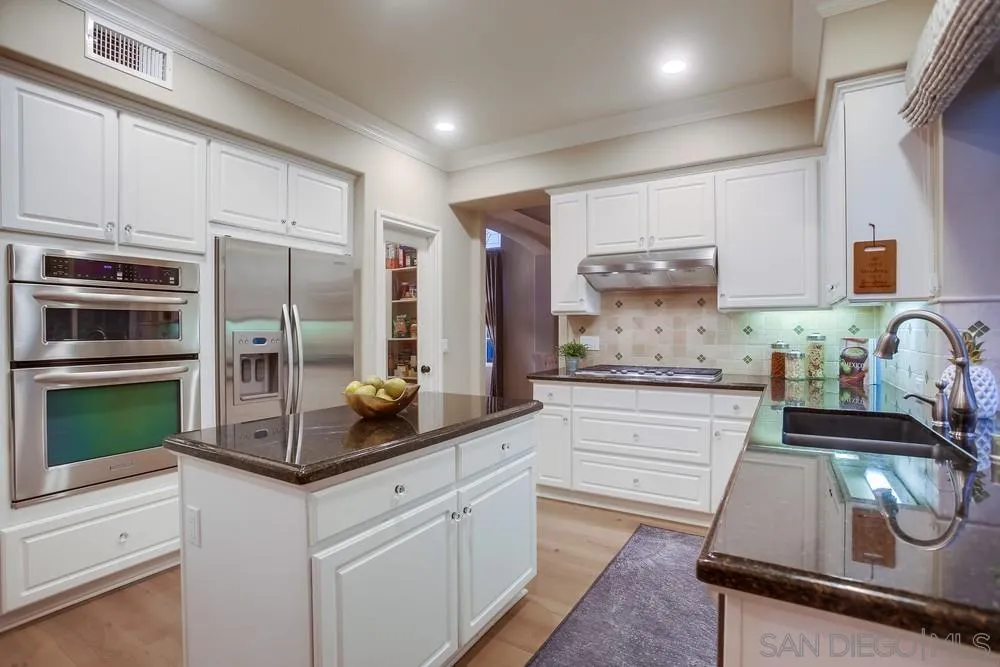 1065 Goldeneye View Carlsbad, CA 92011 - Photo 8 of 30 Gallery Image 8
