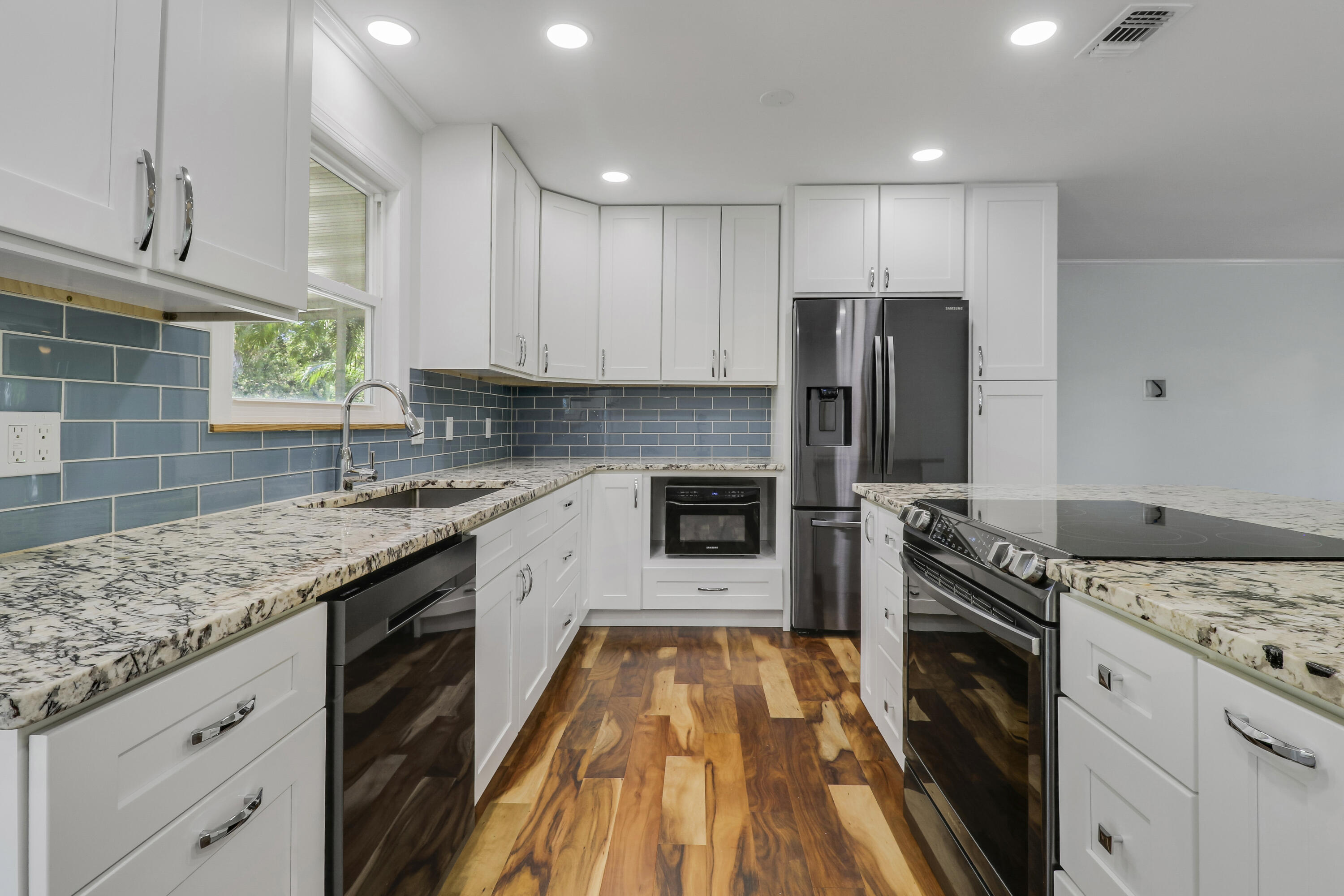 5909 Seagrape Drive Fort Pierce, FL 34982 - Photo 8 of 27 Kitchen