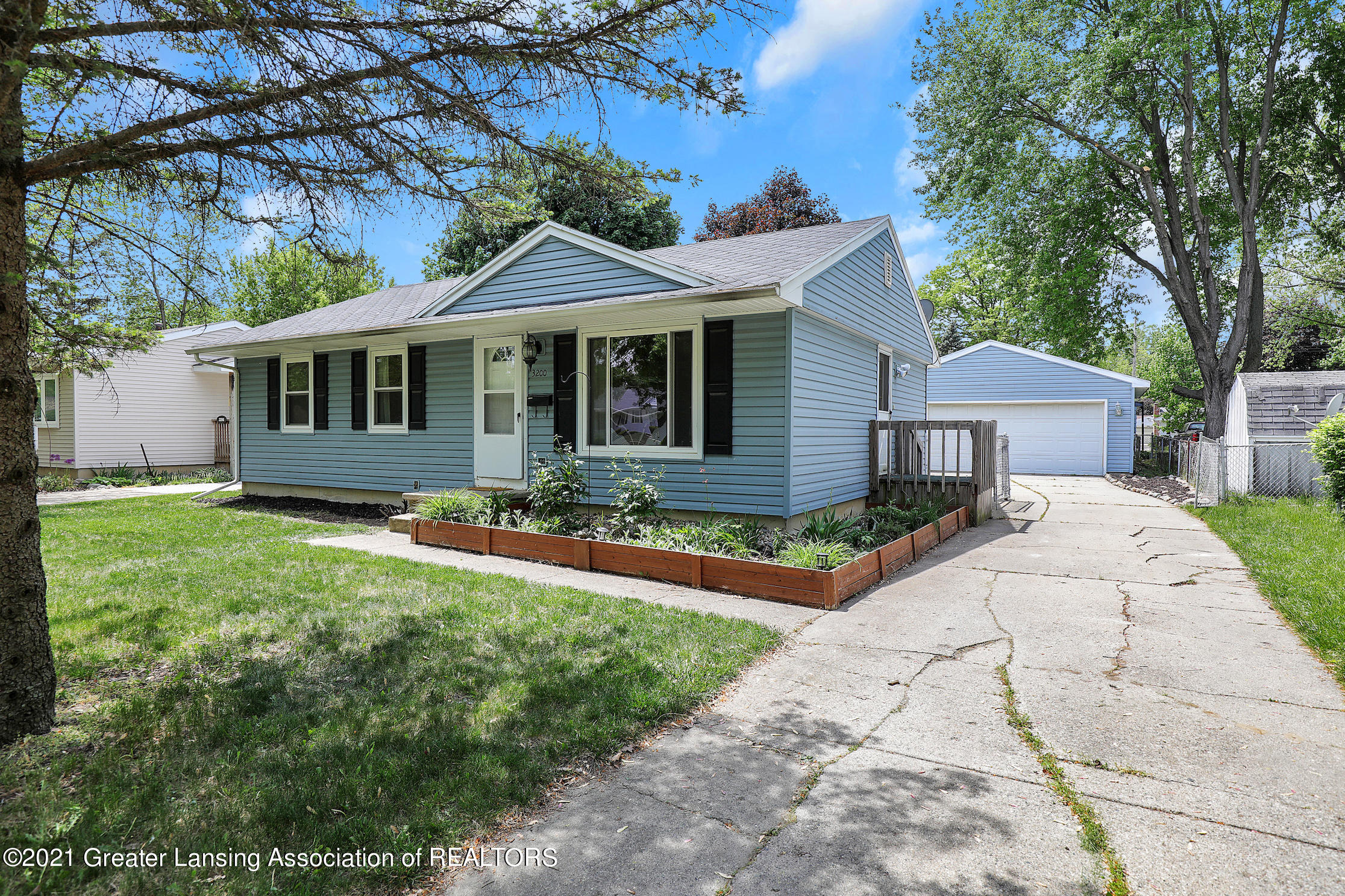 3200 Shetland Road Lansing, MI 48911 - Photo 1 of 23 9I3A0450
