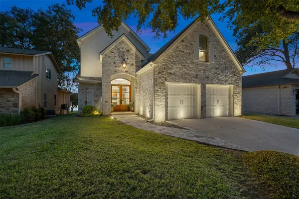 $4,000,000 | 327 Meadowlakes Drive, Marble Falls, TX 78654