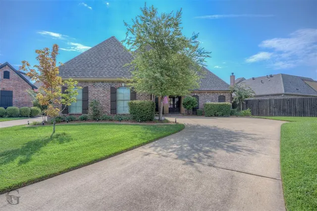$348,900 | 520 Falling Water Circle, Bossier City, LA 71112