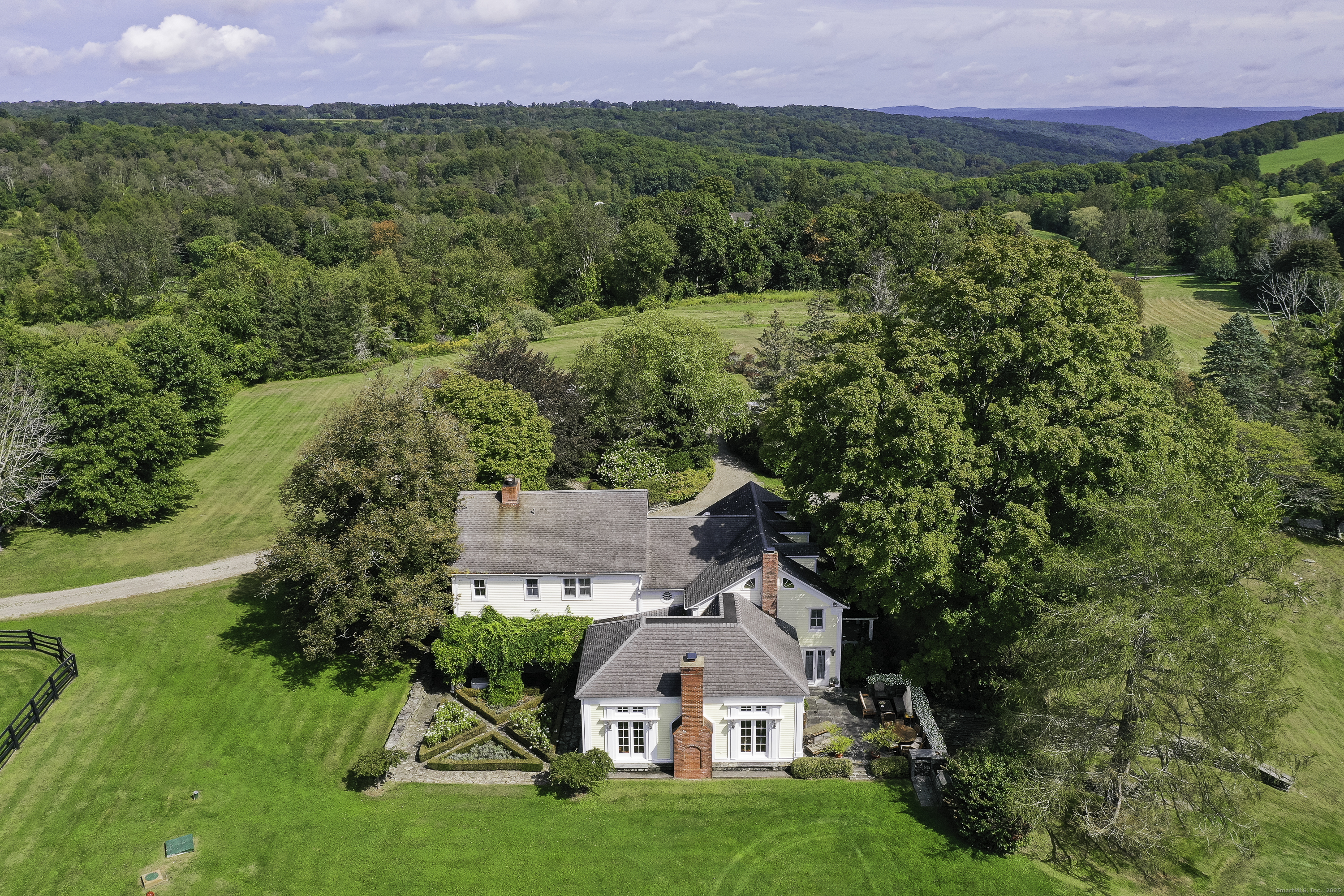 121-125 Butts Hollow Road Dover Plains, NY 12522 - Photo 4 of 27