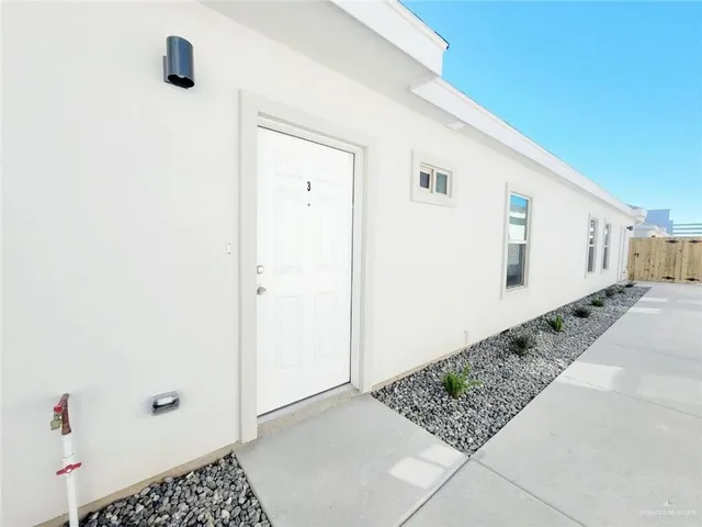 $1,100 | 1404 Petri Drive, Unit 4, Weslaco, TX 78596