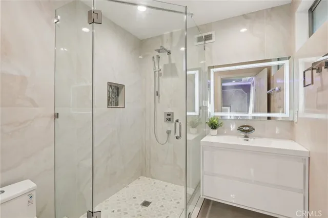 a view of utility room