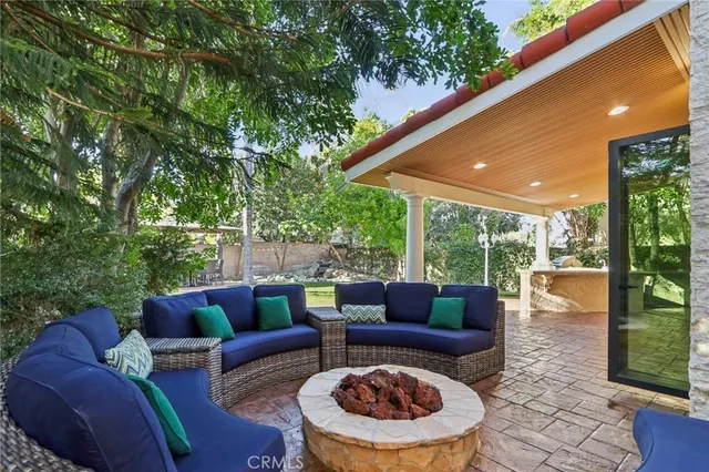 $1,549,950 | 6355 Yolanda Avenue, Tarzana, CA 91335