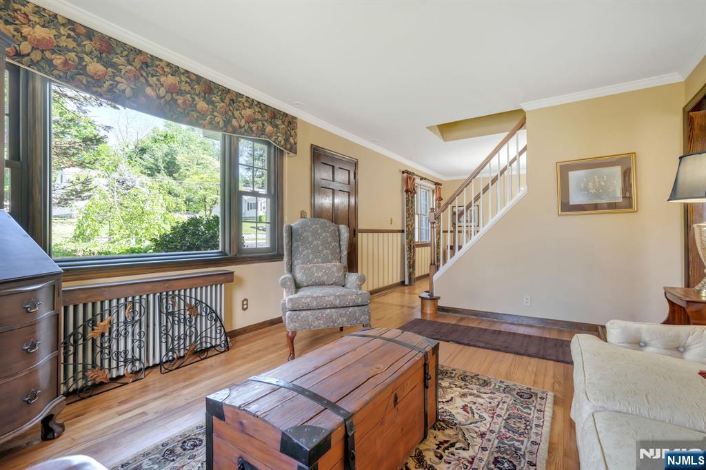 28 Wanamaker Avenue Mahwah, NJ 07430 - Photo 3 of 32