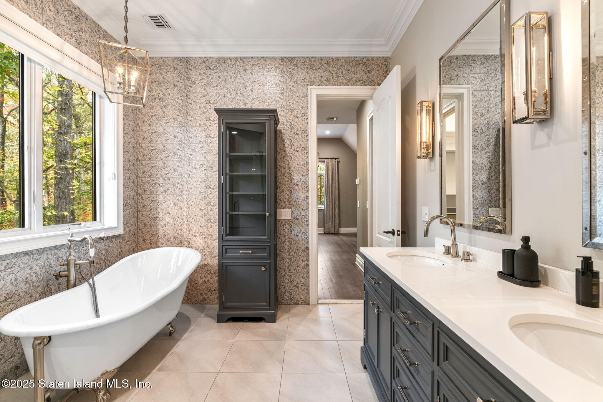 312 London Road Staten Island, NY 10306 - Photo 41 of 82 321 London Rd Bathroom