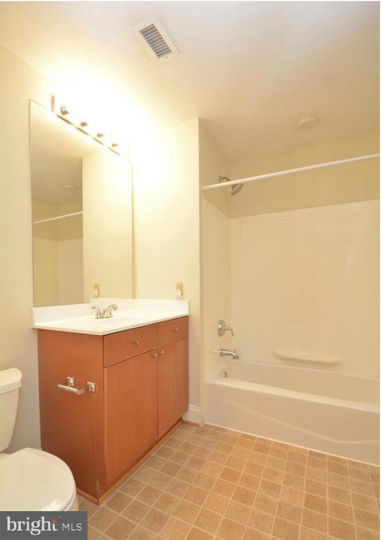 1210 R Street Northwest, Unit B17 Washington, DC 20009 - Photo 17 of 20