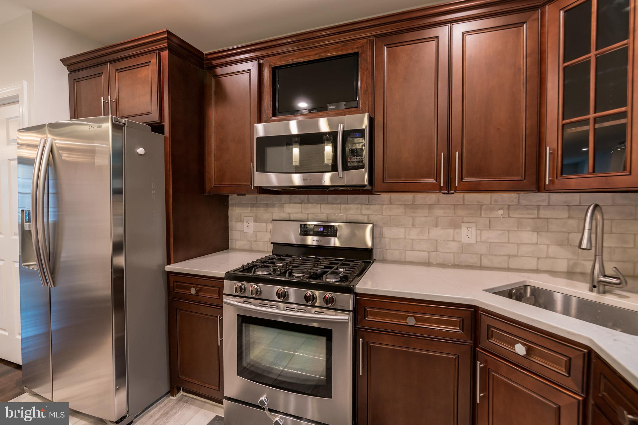 2017 Carpenter Street Philadelphia, PA 19146 - Photo 12 of 46