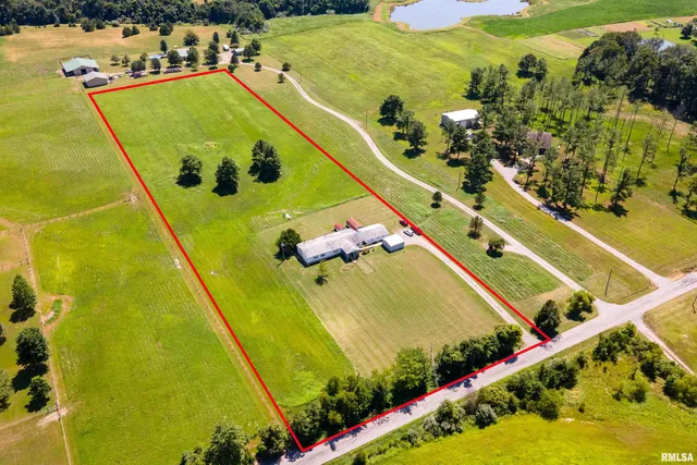 $200,000 | 14809 Sulphur Springs Road, Creal Springs, IL 62922