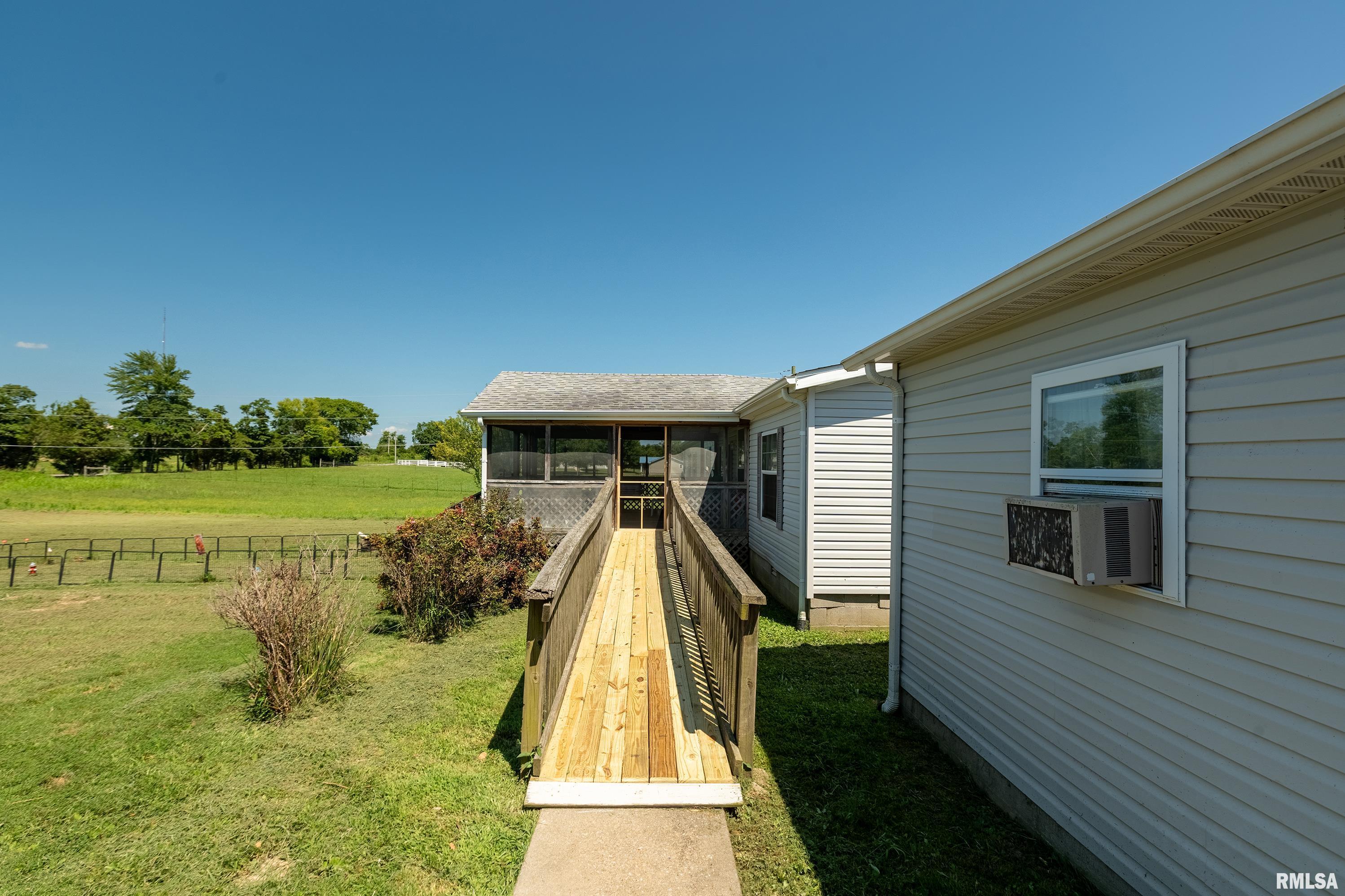 14809 Sulphur Springs Road Creal Springs, IL 62922 - Photo 19 of 41