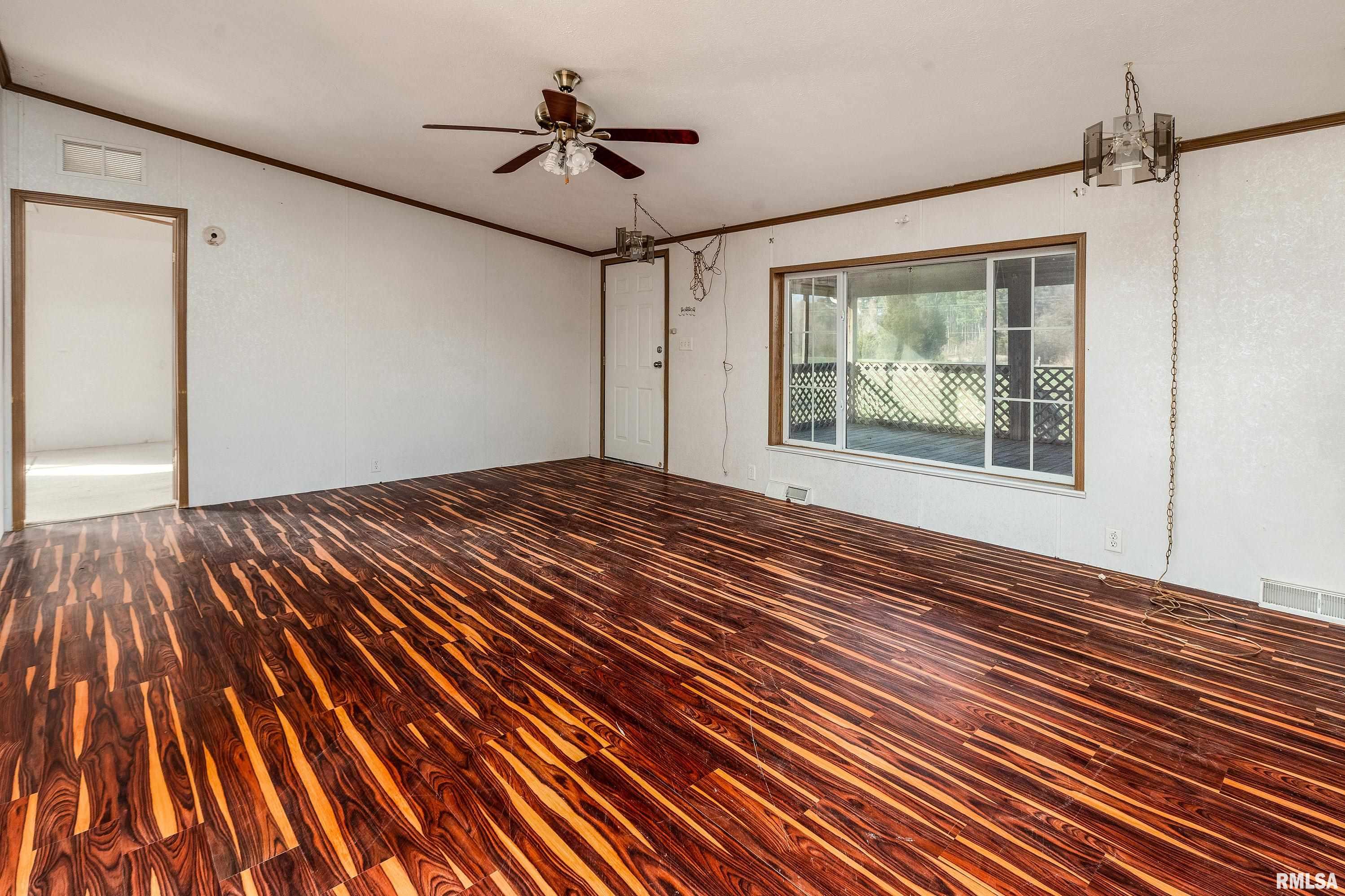 14809 Sulphur Springs Road Creal Springs, IL 62922 - Photo 3 of 41