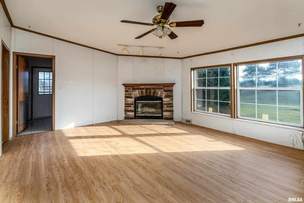 $177,000 | 14809 Sulphur Springs Road, Creal Springs, IL 62922