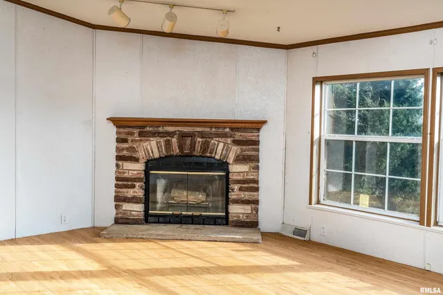 $200,000 | 14809 Sulphur Springs Road, Creal Springs, IL 62922