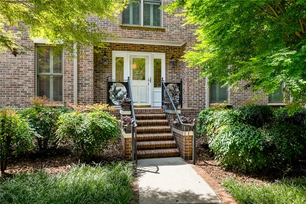 $1,162,000 | 208 Oak Hollow Court, Seneca, SC 29672
