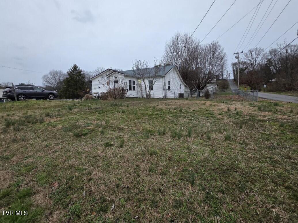 421 Juniper Street Greeneville, TN 37745 - Photo 2 of 20 2