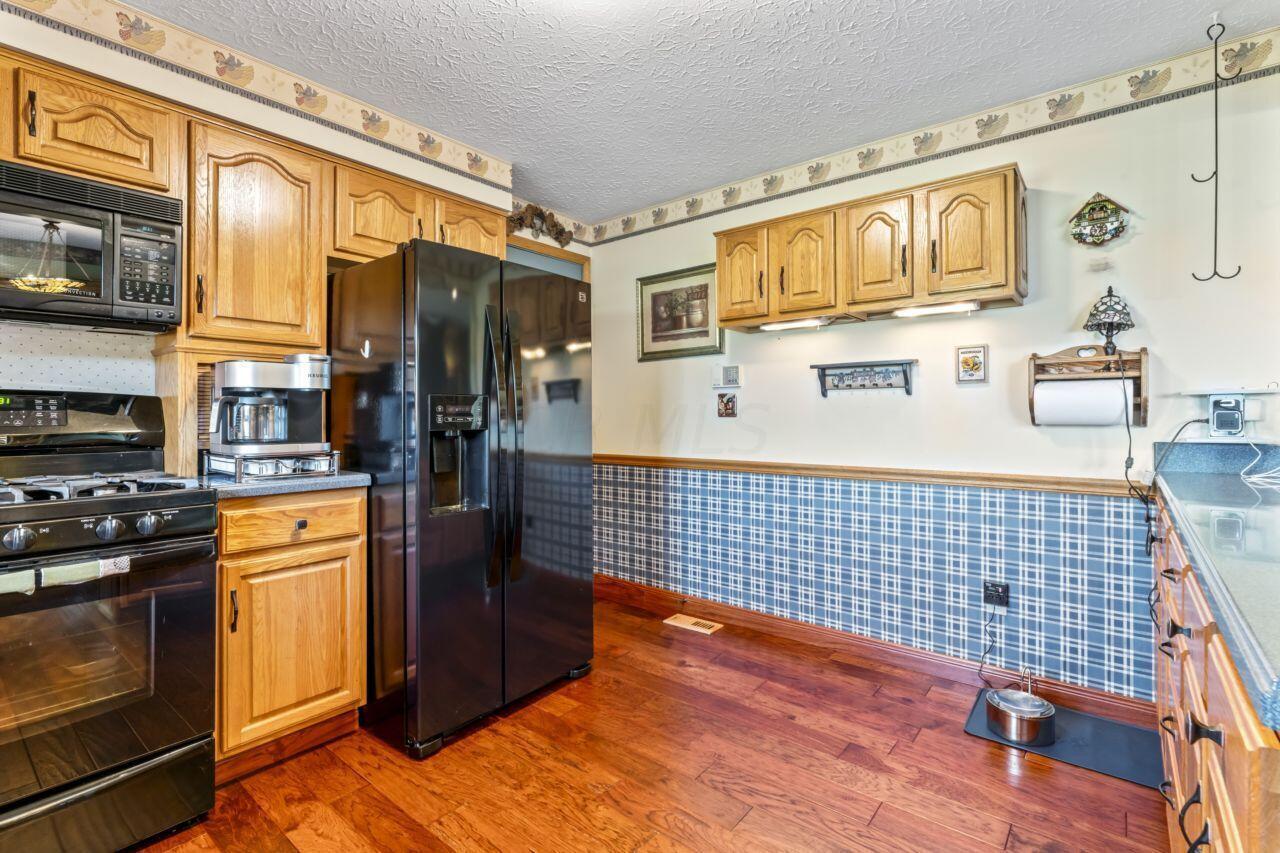 4395 N County Line Road 008