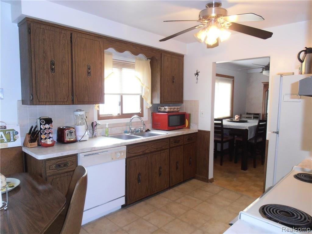 27690 Jean Road Warren, MI 48093 - Photo 20 of 36 Large kitchen with all appliances included