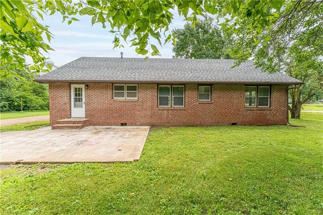 $164,900 | 202 West Henry Street, Green Ridge, MO 65332
