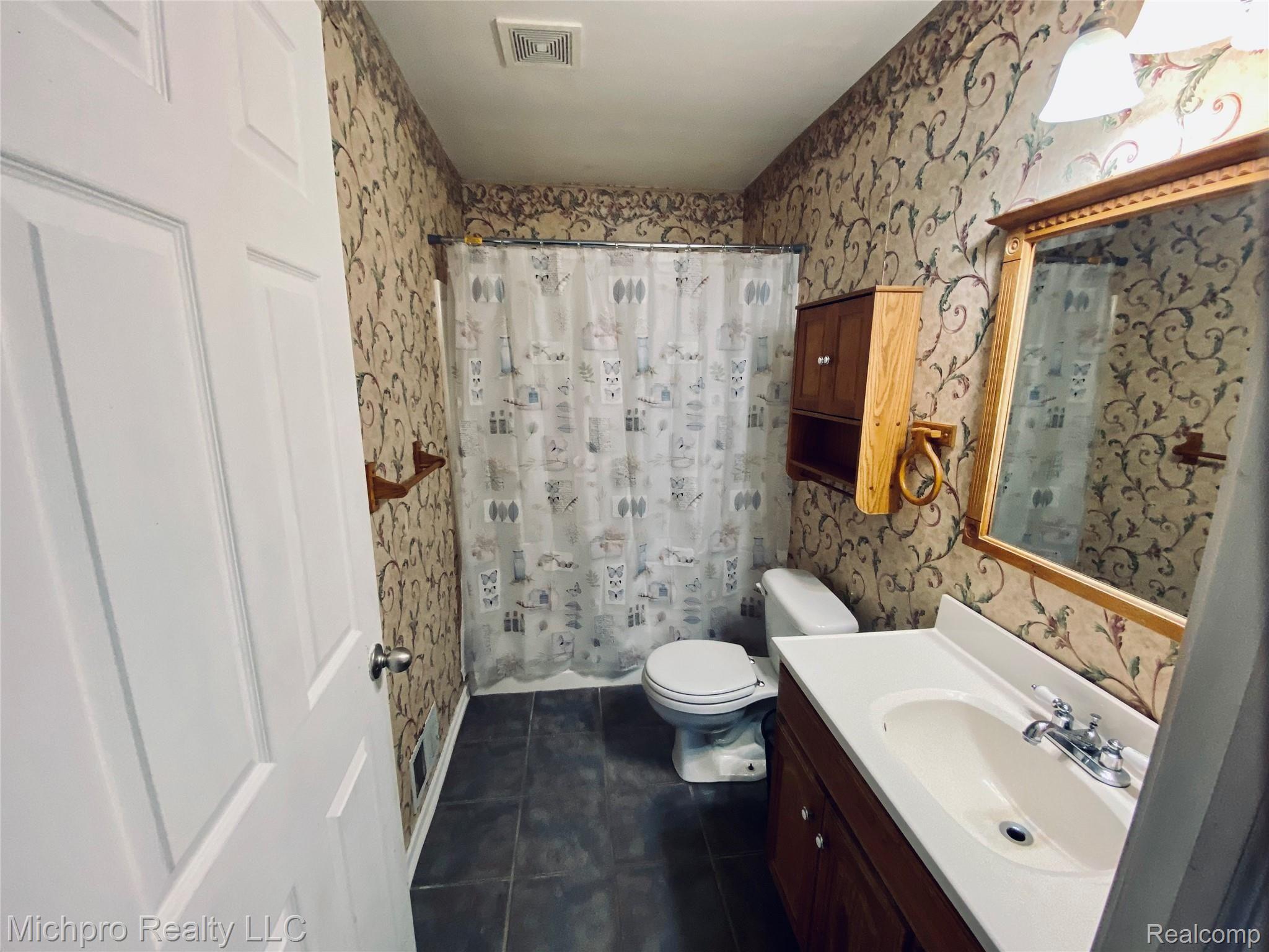 105 South Engle Road Imlay City, MI 48444 - Photo 32 of 55 IMG_4098.jpeg