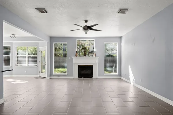 $2,900 | 47 North Winterport Circle, The Woodlands, TX 77382