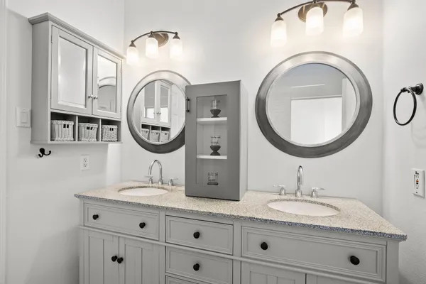 $2,900 | 47 North Winterport Circle, The Woodlands, TX 77382