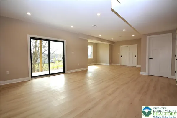 $799,499 | 4740 Hillcrest Lane, Whitehall, PA 18052