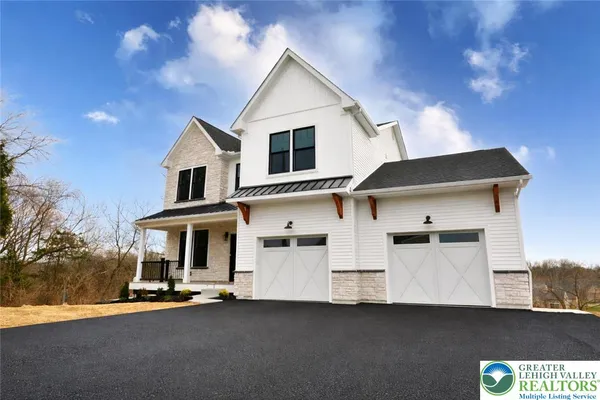 $799,499 | 4740 Hillcrest Lane, Whitehall, PA 18052