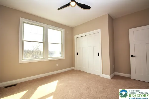 $799,499 | 4740 Hillcrest Lane, Whitehall, PA 18052