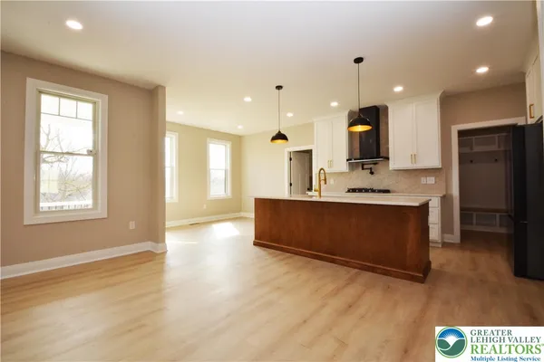 $799,499 | 4740 Hillcrest Lane, Whitehall, PA 18052