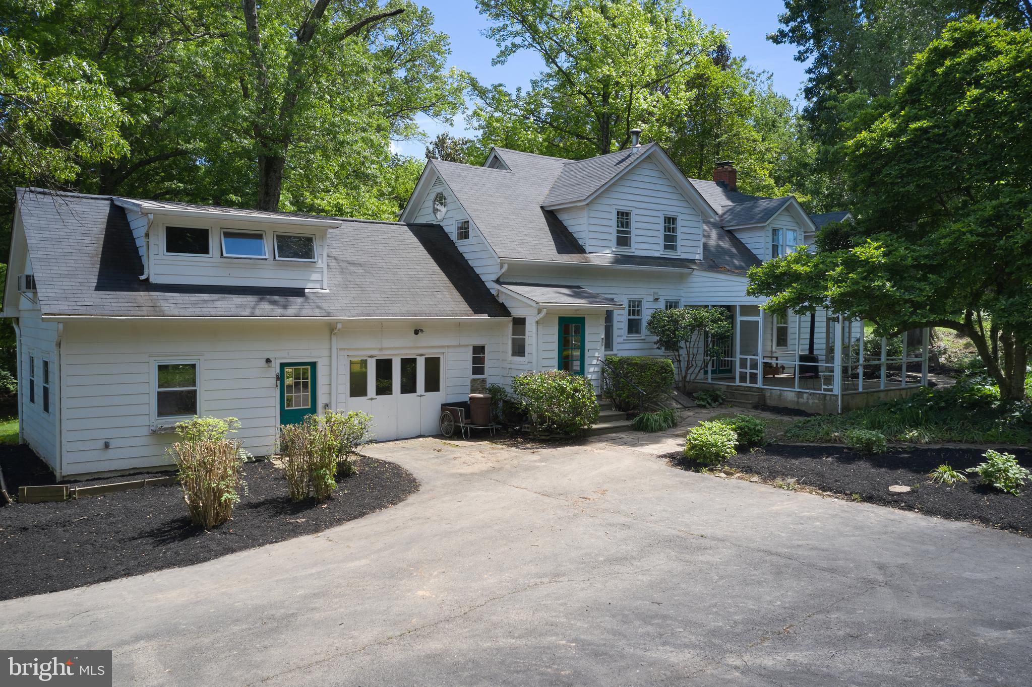 22500 Old Hundred Road Barnesville, MD 20838 - Photo 4 of 60 front view of a house with a yard
