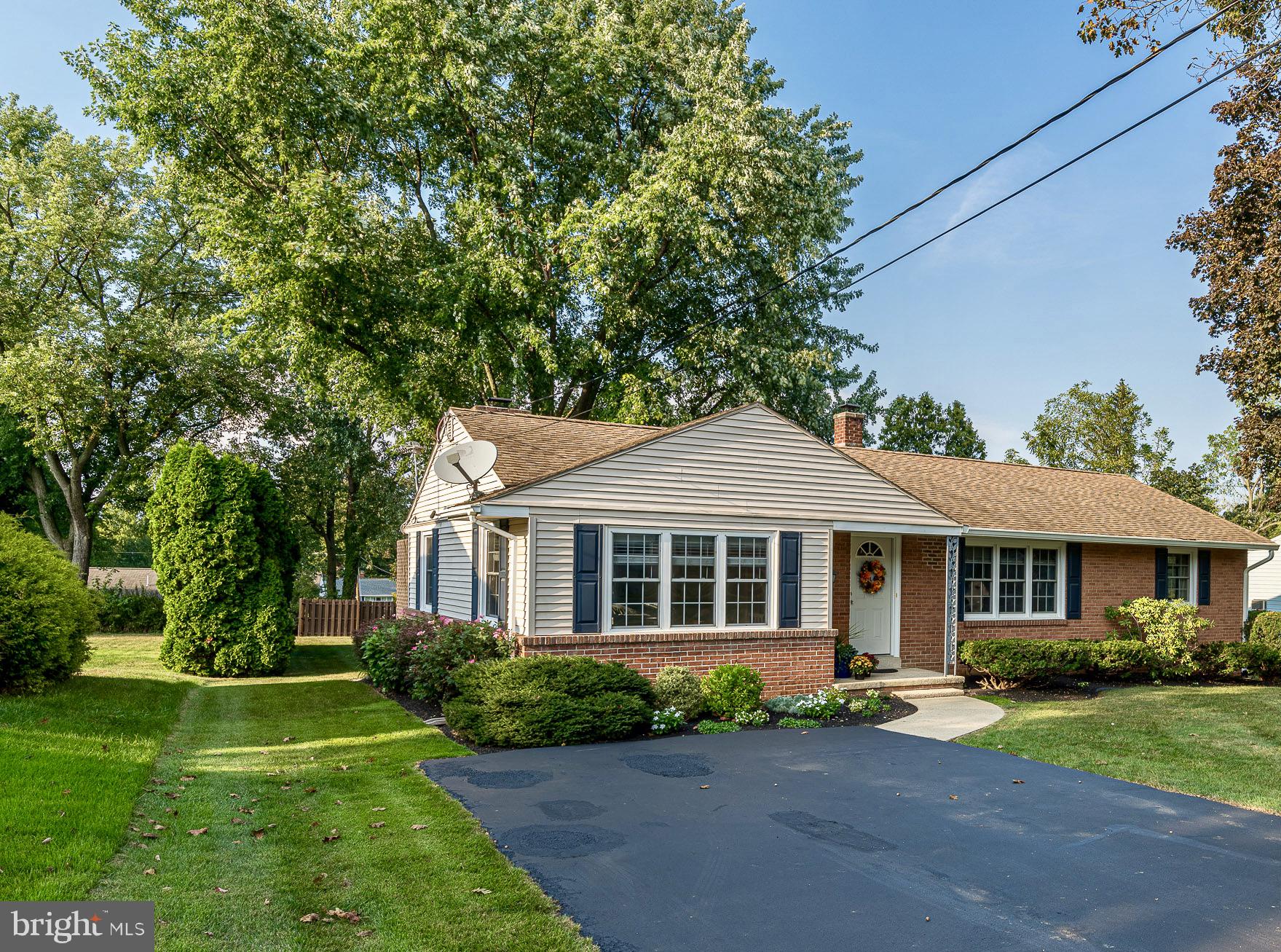 1559 Zarker Road Lancaster, PA 17601 - Photo 3 of 37 Well cared for Eden Heights home!