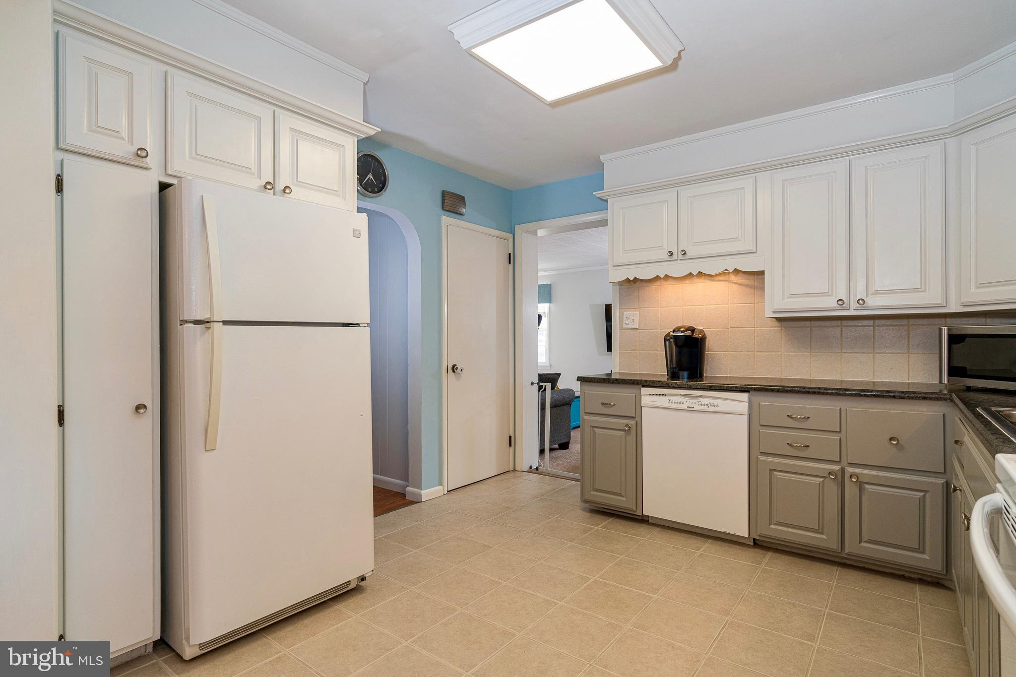 1559 Zarker Road Lancaster, PA 17601 - Photo 10 of 37 Kitchen
