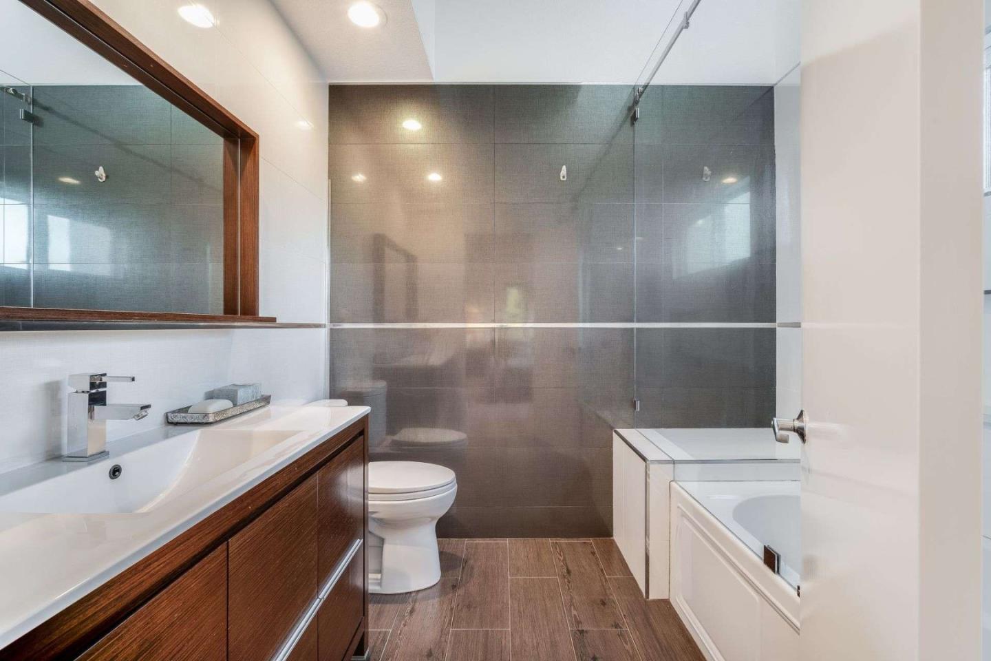 181 Centre Street, Unit 1 Mountain View, CA 94041 - Photo 27 of 58